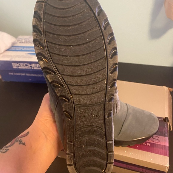 Skechers Women's Suede Gray Ankle Booties - Picture 4 of 4